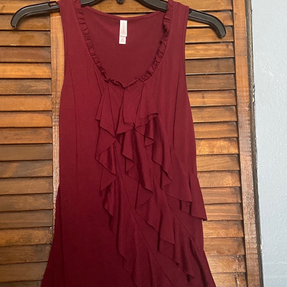 Burgundy ruffled tank top